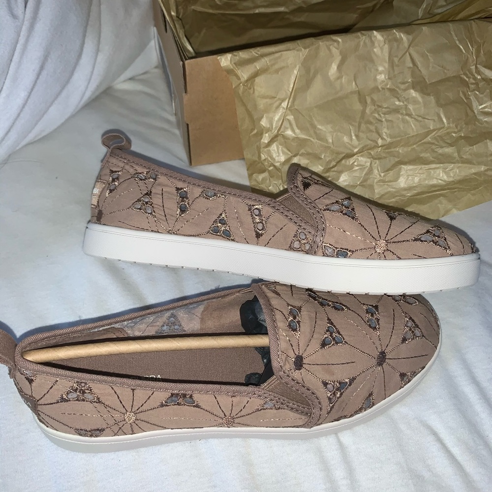 Kookaburra UGG slip on shoes